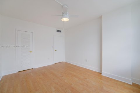 Снять в аренду кондоминиум в Халландейл-Бич, Флорида 2 спальни, 115.2м2, № 1700927 - фото 26