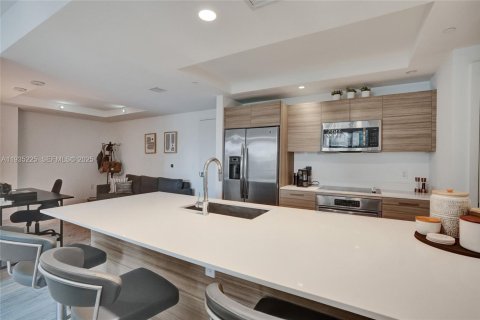 Condominio en venta en Miami, Florida, 2 dormitorios, 97.08 m2 № 1994061 - foto 13