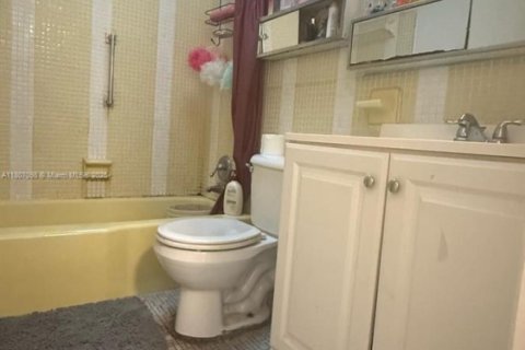 Condominio en venta en Miami, Florida, 2 dormitorios, 86.86 m2 № 1937476 - foto 15