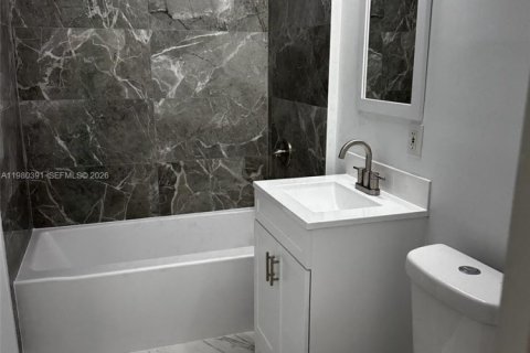 Immobilier commercial à vendre à Miami, Floride: 181.07 m2 № 2045156 - photo 29