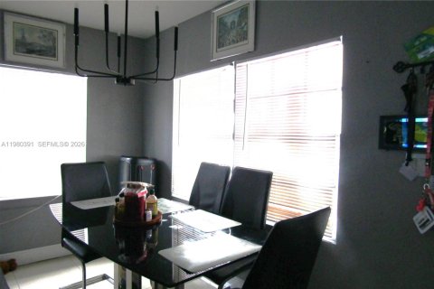 Immobilier commercial à vendre à Miami, Floride: 181.07 m2 № 2045156 - photo 6