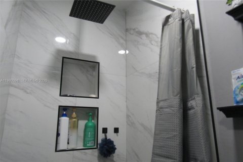 Immobilier commercial à vendre à Miami, Floride: 181.07 m2 № 2045156 - photo 11