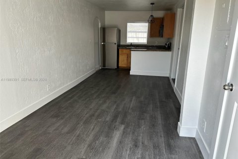 Immobilier commercial à vendre à Miami, Floride: 181.07 m2 № 2045156 - photo 27