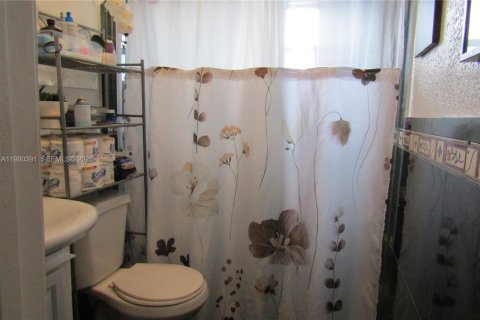 Immobilier commercial à vendre à Miami, Floride: 181.07 m2 № 2045156 - photo 9