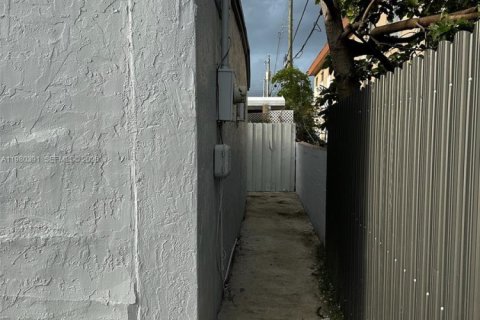 Immobilier commercial à vendre à Miami, Floride: 181.07 m2 № 2045156 - photo 22