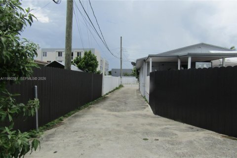 Immobilier commercial à vendre à Miami, Floride: 181.07 m2 № 2045156 - photo 15