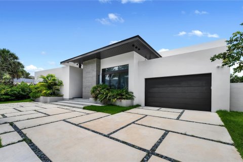 Villa ou maison à vendre à Golden Beach, Floride: 6 chambres, 506.97 m2 № 1871292 - photo 3