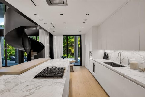 Villa ou maison à vendre à Golden Beach, Floride: 6 chambres, 506.97 m2 № 1871292 - photo 23