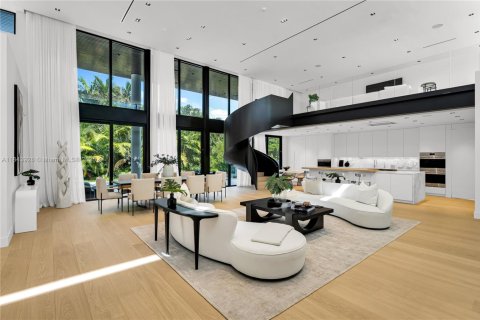Villa ou maison à vendre à Golden Beach, Floride: 6 chambres, 506.97 m2 № 1871292 - photo 1