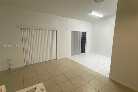 Townhouse in Miami, Florida 3 bedrooms, 101.26 sq.m. № 1943347 - photo 6