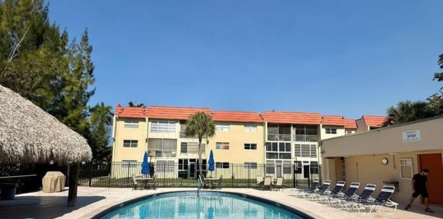 Condo à Sunrise, Floride, 2 chambres  № 2084403