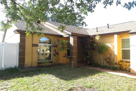 House in Kissimmee, Florida 3 bedrooms, 130.99 sq.m. № 2350129 - photo 8