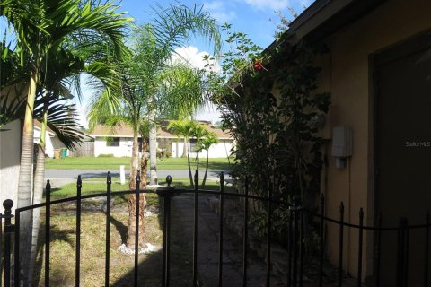 House in Kissimmee, Florida 3 bedrooms, 130.99 sq.m. № 2350129 - photo 13