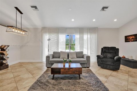Villa ou maison à vendre à Sunrise, Floride: 3 chambres, 132.39 m2 № 1927968 - photo 8