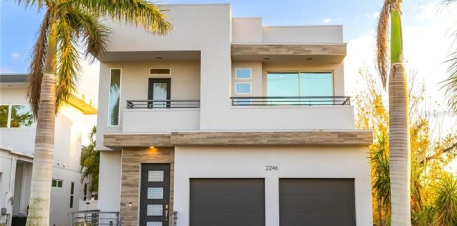 House in Sarasota, Florida 4 bedrooms, 229.56 sq.m. № 1525948