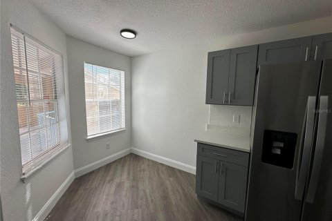 Copropriété à louer à Orlando, Floride: 3 chambres, 136.19 m2 № 2425566 - photo 4