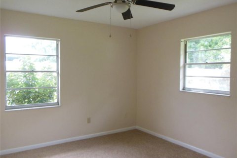 House in Deltona, Florida 4 bedrooms, 151.43 sq.m. № 2398734 - photo 21