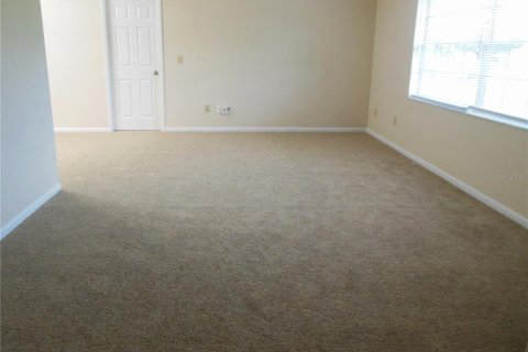 House in Deltona, Florida 4 bedrooms, 151.43 sq.m. № 2398734 - photo 5