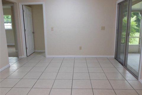 House in Deltona, Florida 4 bedrooms, 151.43 sq.m. № 2398734 - photo 8