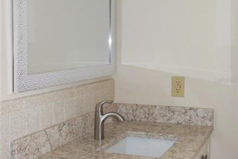 House in Deltona, Florida 4 bedrooms, 151.43 sq.m. № 2398734 - photo 18