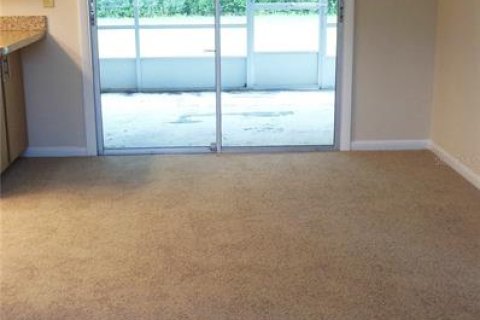 House in Deltona, Florida 4 bedrooms, 151.43 sq.m. № 2398734 - photo 7