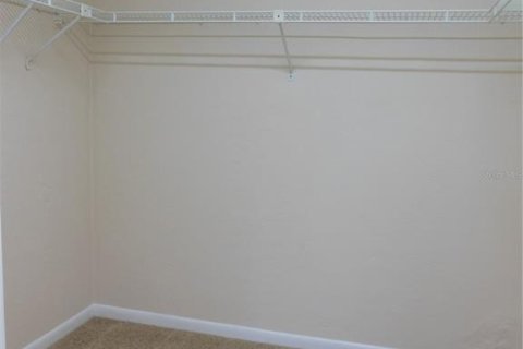 House in Deltona, Florida 4 bedrooms, 151.43 sq.m. № 2398734 - photo 16