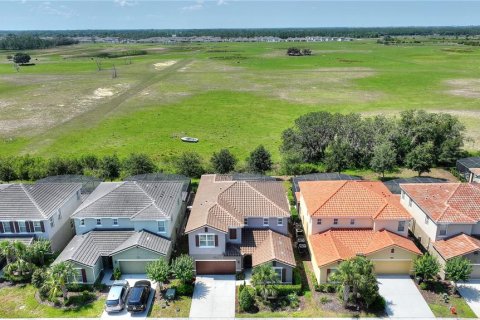House in Davenport, Florida 7 bedrooms, 337.42 sq.m. № 1815711 - photo 3
