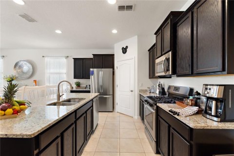 House in Davenport, Florida 7 bedrooms, 337.42 sq.m. № 1815711 - photo 6