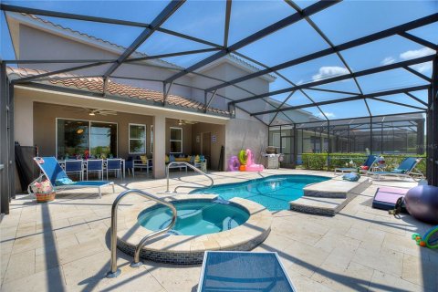 House in Davenport, Florida 7 bedrooms, 337.42 sq.m. № 1815711 - photo 27