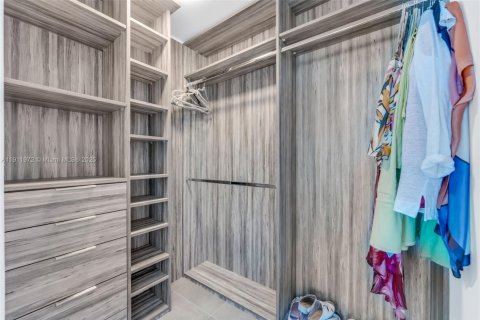 Condo in Sunny Isles Beach, Florida, 3 bedrooms  № 2017007 - photo 13