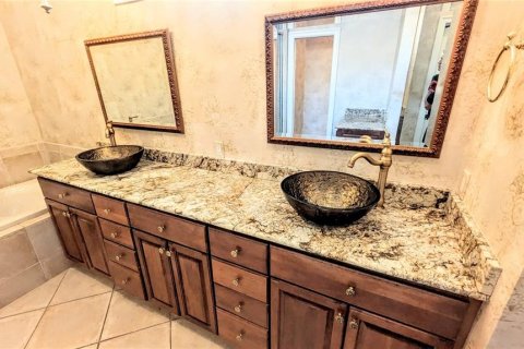 House in Osprey, Florida 3 bedrooms, 214.23 sq.m. № 2116199 - photo 30