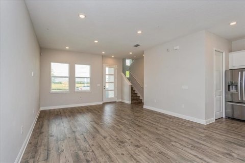 House in Orlando, Florida 4 bedrooms, 199.28 sq.m. № 1844870 - photo 4