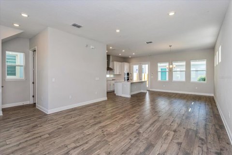 House in Orlando, Florida 4 bedrooms, 199.28 sq.m. № 1844870 - photo 5