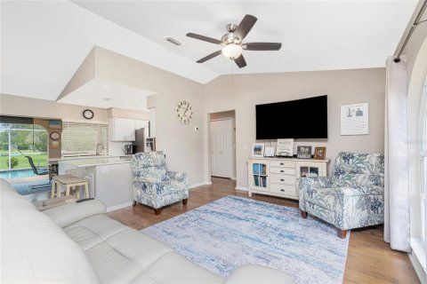 House in Port Charlotte, Florida 2 bedrooms, 128.58 sq.m. № 1799841 - photo 13