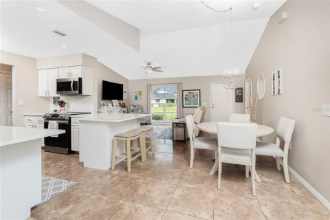 House in Port Charlotte, Florida 2 bedrooms, 128.58 sq.m. № 1799841 - photo 15