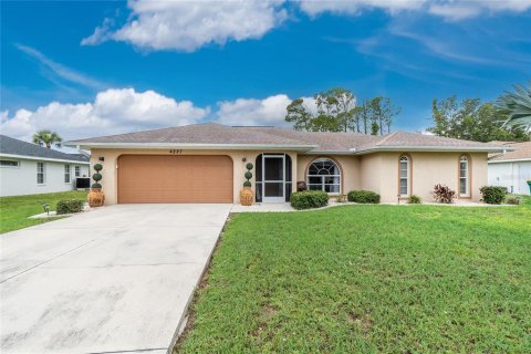 House in Port Charlotte, Florida 2 bedrooms, 128.58 sq.m. № 1799841 - photo 5