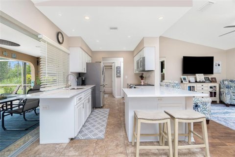 House in Port Charlotte, Florida 2 bedrooms, 128.58 sq.m. № 1799841 - photo 14