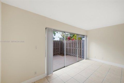Adosado en alquiler en Pompano Beach, Florida, 2 dormitorios, 102.19 m2 № 2006213 - foto 11