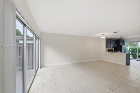 Adosado en alquiler en Pompano Beach, Florida, 2 dormitorios, 102.19 m2 № 2006213 - foto 9