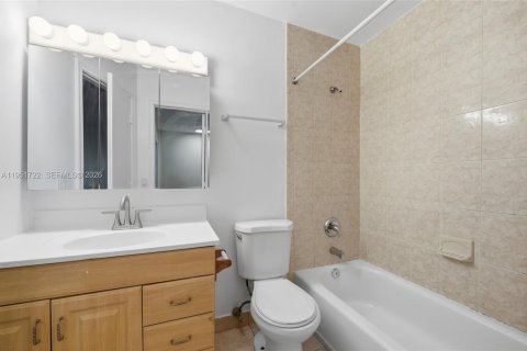 Adosado en alquiler en Pompano Beach, Florida, 2 dormitorios, 102.19 m2 № 2006213 - foto 26