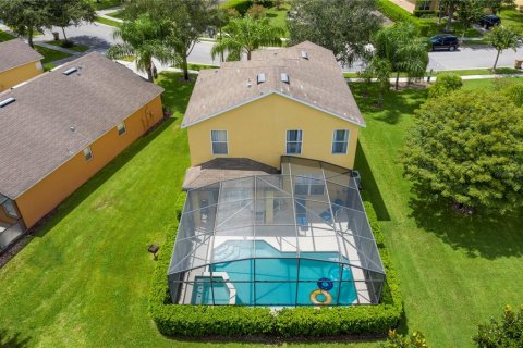 House in Clermont, Florida 4 bedrooms, 172.61 sq.m. № 2213217 - photo 2