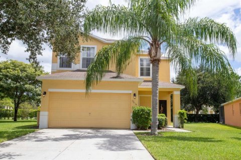 House in Clermont, Florida 4 bedrooms, 172.61 sq.m. № 2213217