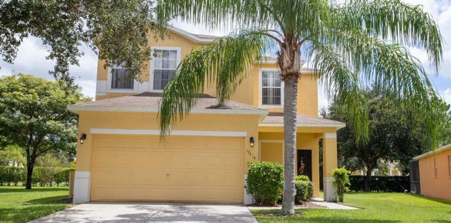 House in Clermont, Florida 4 bedrooms, 172.61 sq.m. № 2213217