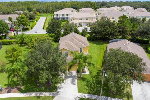 House in Clermont, Florida 4 bedrooms, 172.61 sq.m. № 2213217 - photo 4