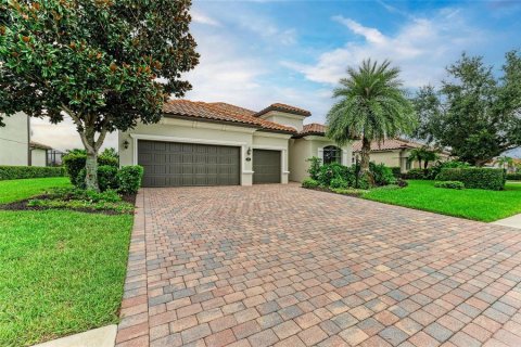 House in Bradenton, Florida 4 bedrooms, 212.47 sq.m. № 1914662 - photo 8