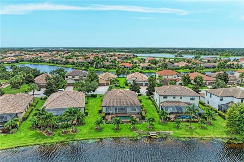 House in Bradenton, Florida 4 bedrooms, 212.47 sq.m. № 1914662 - photo 4