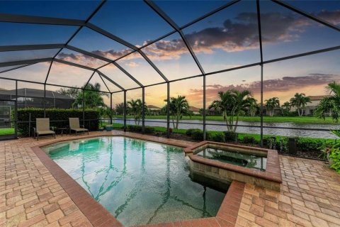 House in Bradenton, Florida 4 bedrooms, 212.47 sq.m. № 1914662 - photo 2