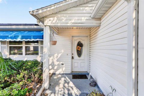 House in The Villages, Florida 2 bedrooms, 102.38 sq.m. № 2299649 - photo 2