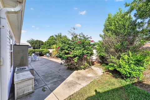 House in The Villages, Florida 2 bedrooms, 102.38 sq.m. № 2299649 - photo 29