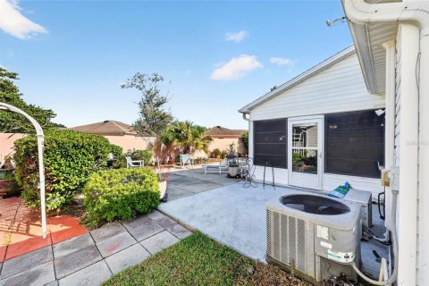 House in The Villages, Florida 2 bedrooms, 102.38 sq.m. № 2299649 - photo 27